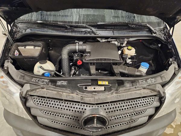 2014 MERCEDES-BENZ SPRINTER — Engine bay