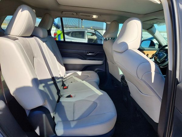 2026 TOYOTA GRAND HIGHLANDER