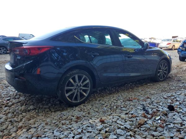 2018 MAZDA 3