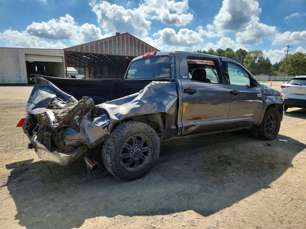 2015 TOYOTA TUNDRA SR5 Grade