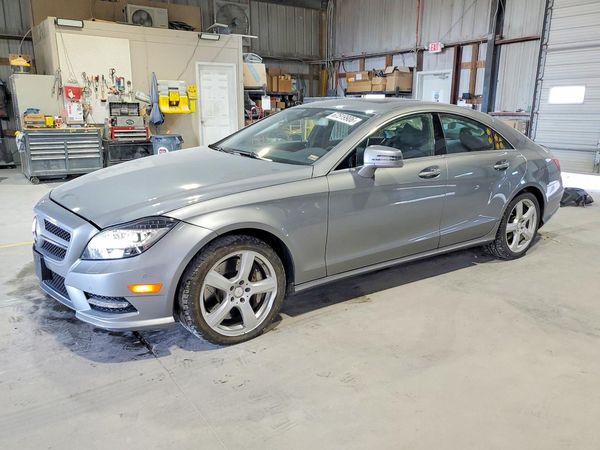 2013 MERCEDES-BENZ CLS CLS550 4-MATIC — Front 3/4