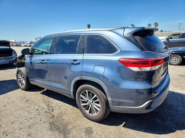 2017 TOYOTA HIGHLANDER
