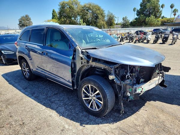 2017 TOYOTA HIGHLANDER