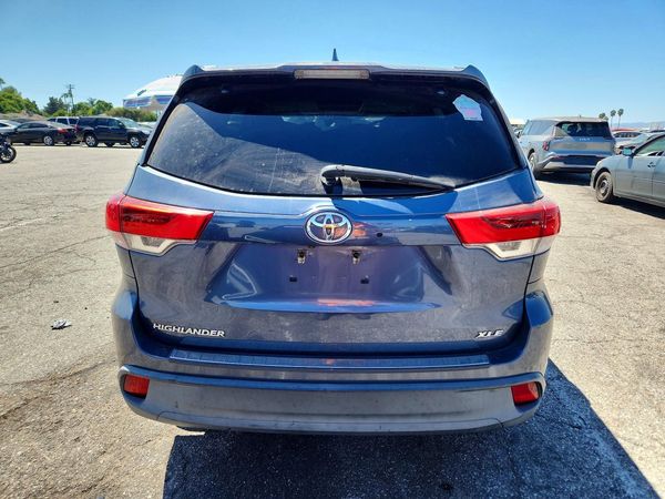 2017 TOYOTA HIGHLANDER