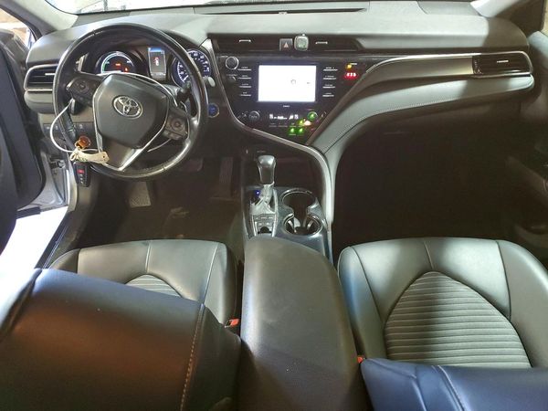 2020 TOYOTA CAMRY SE Hybrid