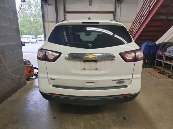 2016 CHEVROLET TRAVERSE LS