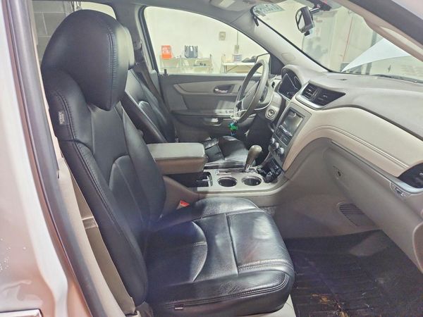2016 CHEVROLET TRAVERSE LS