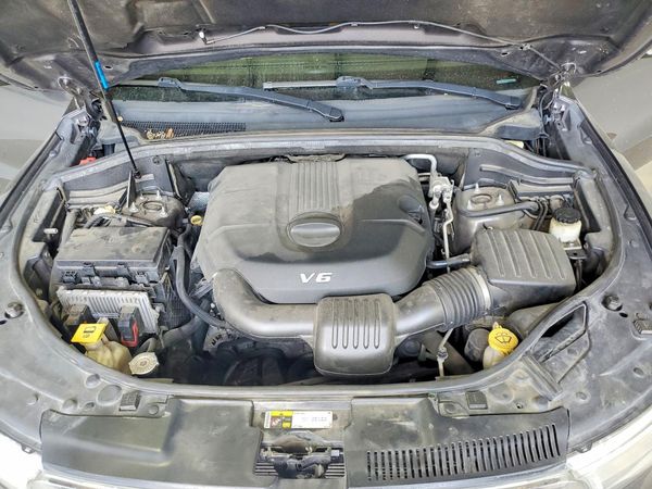 2014 DODGE DURANGO Limited — Engine bay