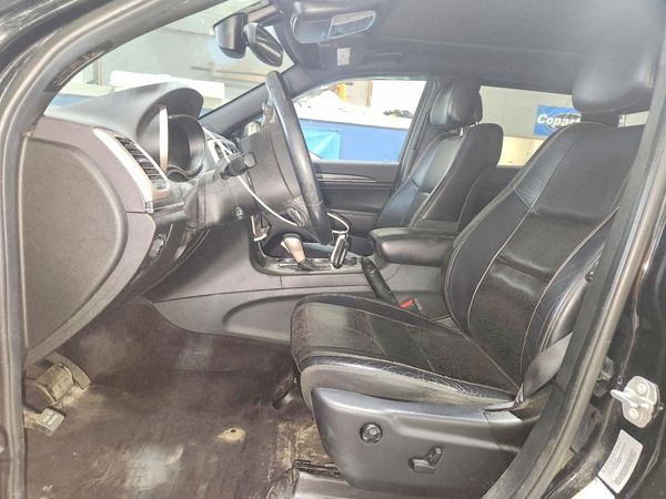 2017 JEEP GRAND CHEROKEE Limited — DENT