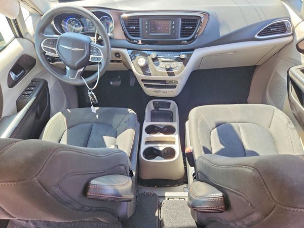 2017 CHRYSLER PACIFICA