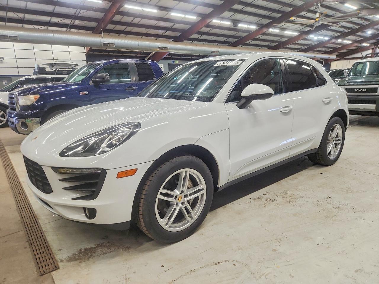 2017 PORSCHE MACAN