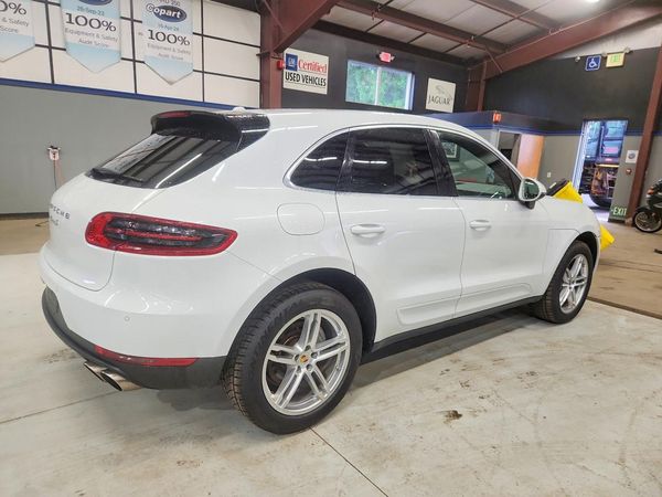2017 PORSCHE MACAN