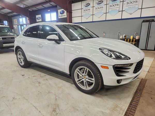 2017 PORSCHE MACAN