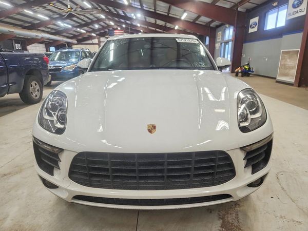 2017 PORSCHE MACAN