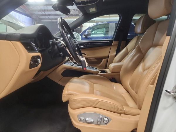 2017 PORSCHE MACAN