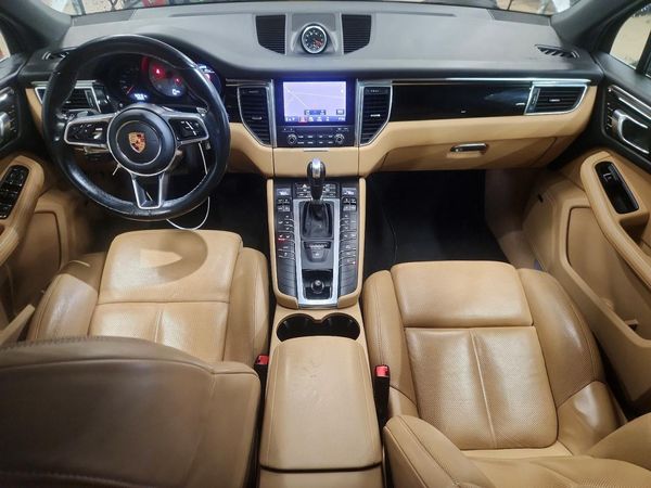 2017 PORSCHE MACAN