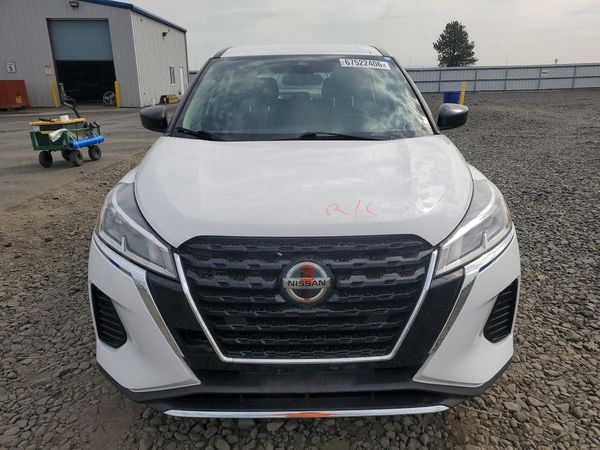 2021 NISSAN KICKS