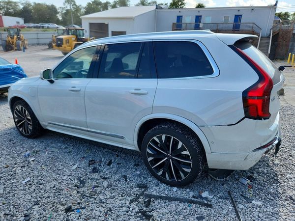 2025 VOLVO XC90