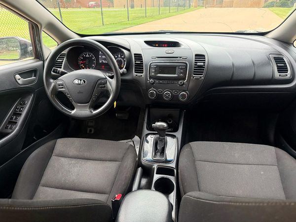2017 KIA FORTE LX Base