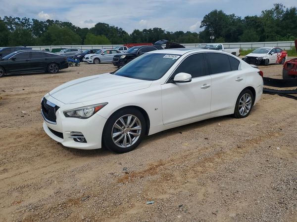 2015 INFINITI Q50