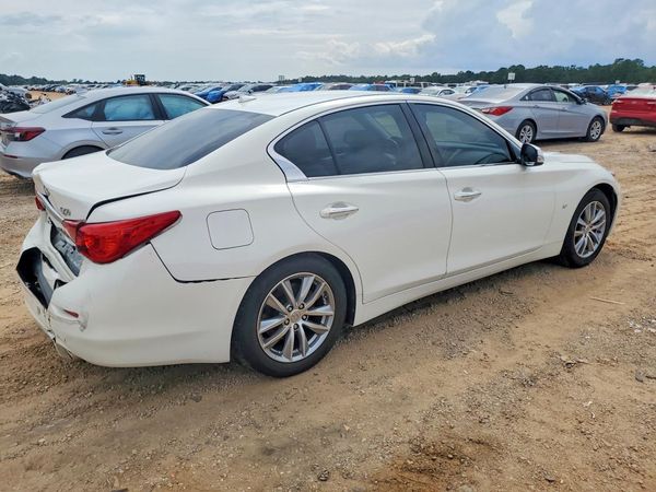 2015 INFINITI Q50