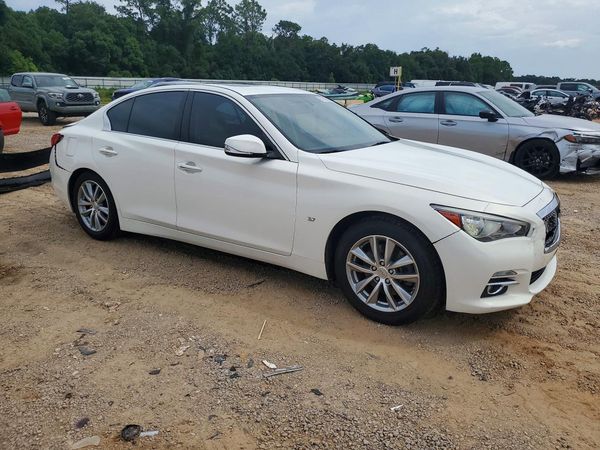 2015 INFINITI Q50