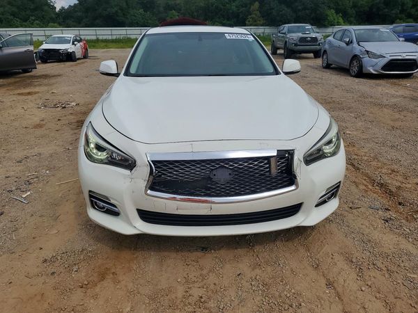 2015 INFINITI Q50