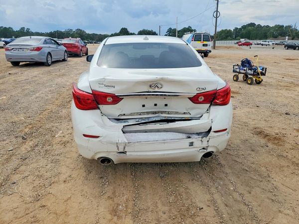 2015 INFINITI Q50