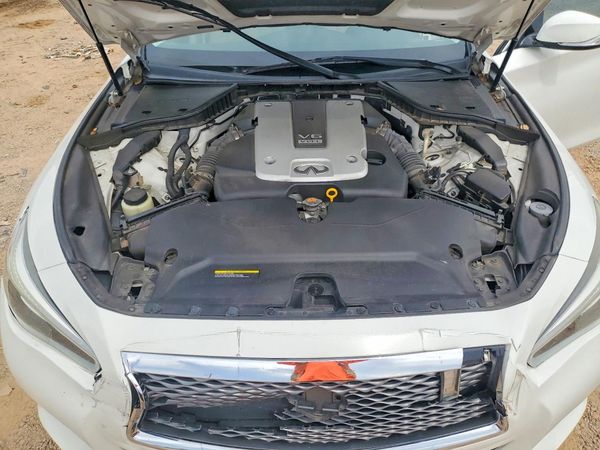 2015 INFINITI Q50