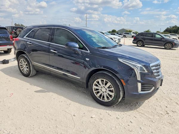 2017 CADILLAC XT5 Base