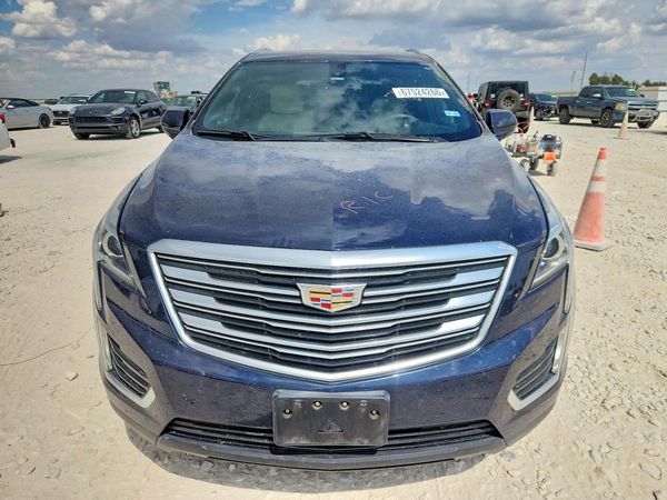 2017 CADILLAC XT5 Base