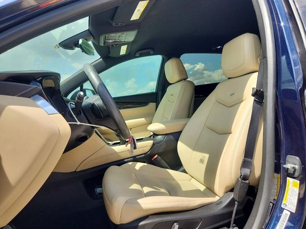 2017 CADILLAC XT5 Base