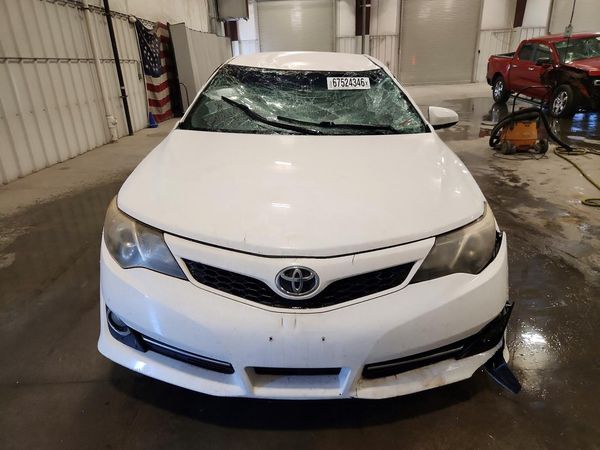 2014 TOYOTA CAMRY