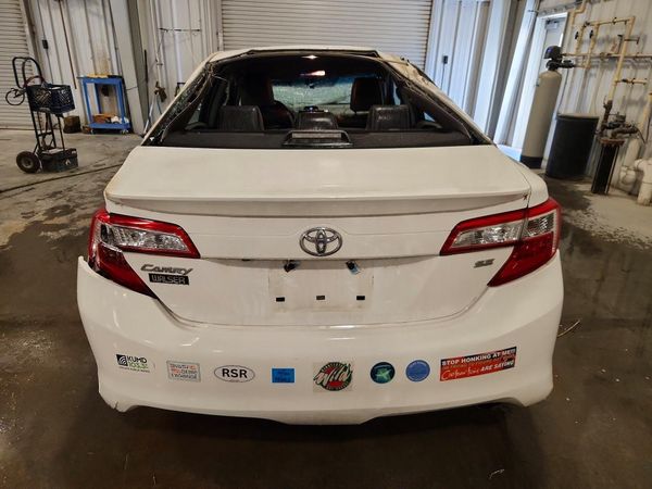 2014 TOYOTA CAMRY