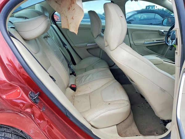 2012 VOLVO S60