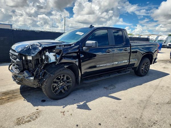 2026 CHEVROLET SILVERADO Custom — Front 3/4