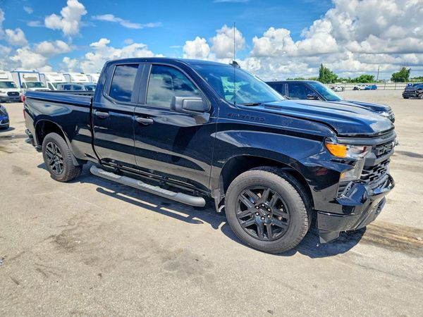 2026 CHEVROLET SILVERADO Custom — Passenger 3/4