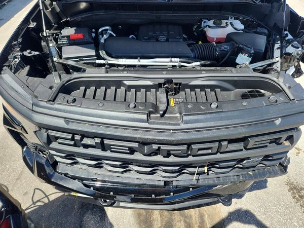 2026 CHEVROLET SILVERADO Custom — Engine bay