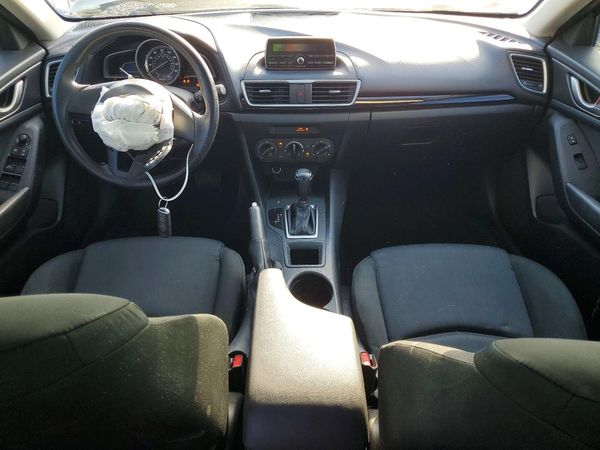 2015 MAZDA 3 SV/Base