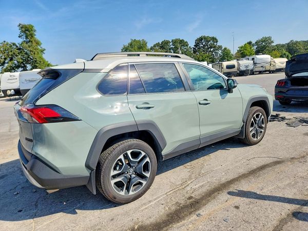 2020 TOYOTA RAV4 Adventure