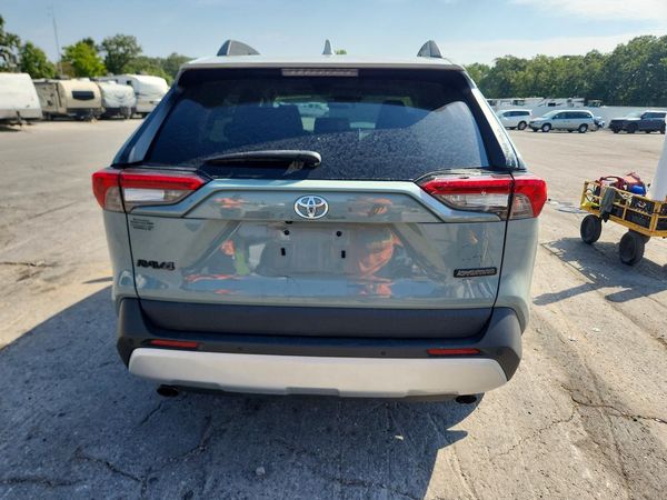 2020 TOYOTA RAV4 Adventure