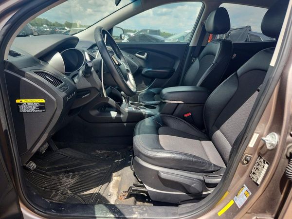 2012 HYUNDAI TUCSON GLS — DENT