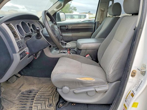 2013 TOYOTA TUNDRA SR5 — DENT