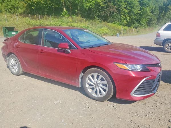 2021 TOYOTA CAMRY LE + Convenient Pkg