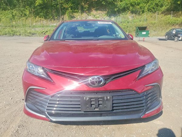 2021 TOYOTA CAMRY LE + Convenient Pkg