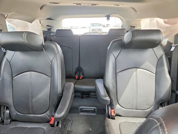 2017 CHEVROLET TRAVERSE 2LT