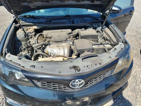 2012 TOYOTA CAMRY — Engine bay