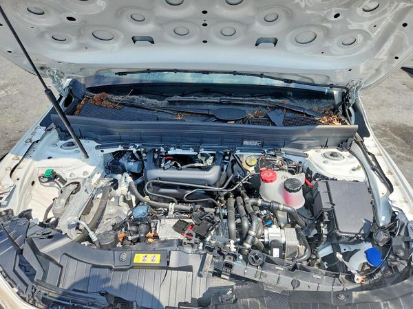 2023 MERCEDES-BENZ ALL OTHER EQB300 4MATIC — Engine bay