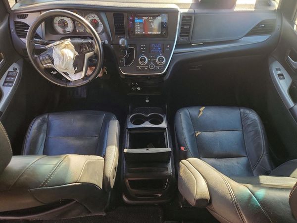 2016 TOYOTA SIENNA