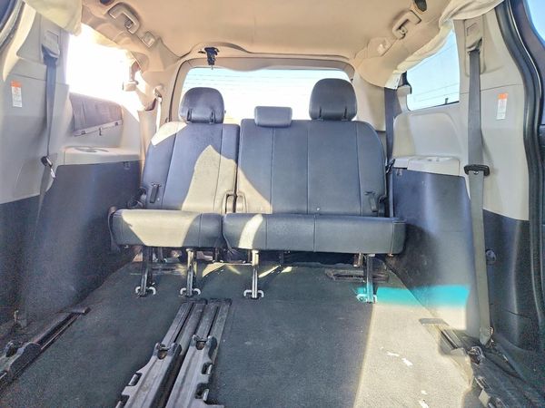 2016 TOYOTA SIENNA